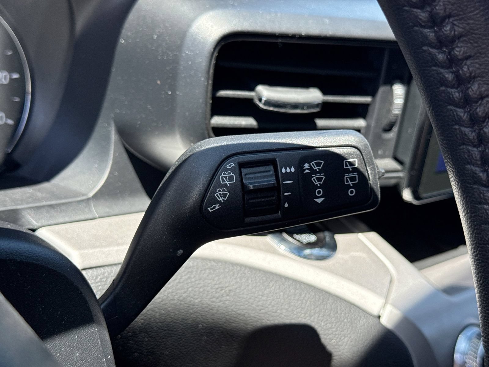 Certified 2024 Ford Explorer XLT AWD/4WD image 29