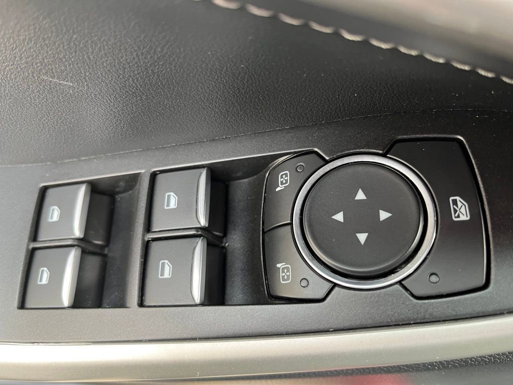 Certified 2022 Ford Explorer XLT w/ Equipment Group 202A image 19