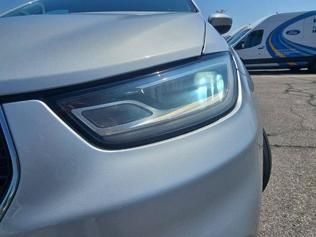 Used 2023 Chrysler Pacifica Touring-L FWD image 31