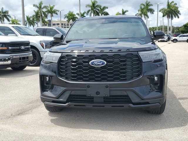 Certified 2025 Ford Explorer ST-Line image 6