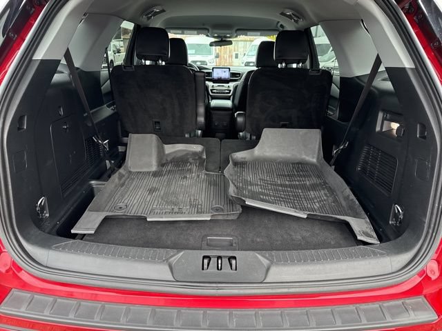 Certified 2024 Ford Explorer XLT w/ Equipment Group 202A AWD/4WD image 5