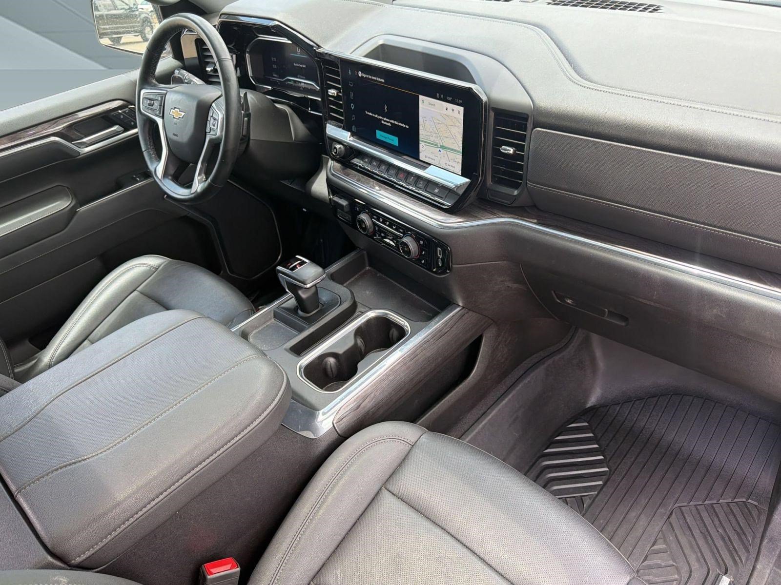 Used 2025 Chevrolet Silverado 1500 LTZ AWD/4WD image 28