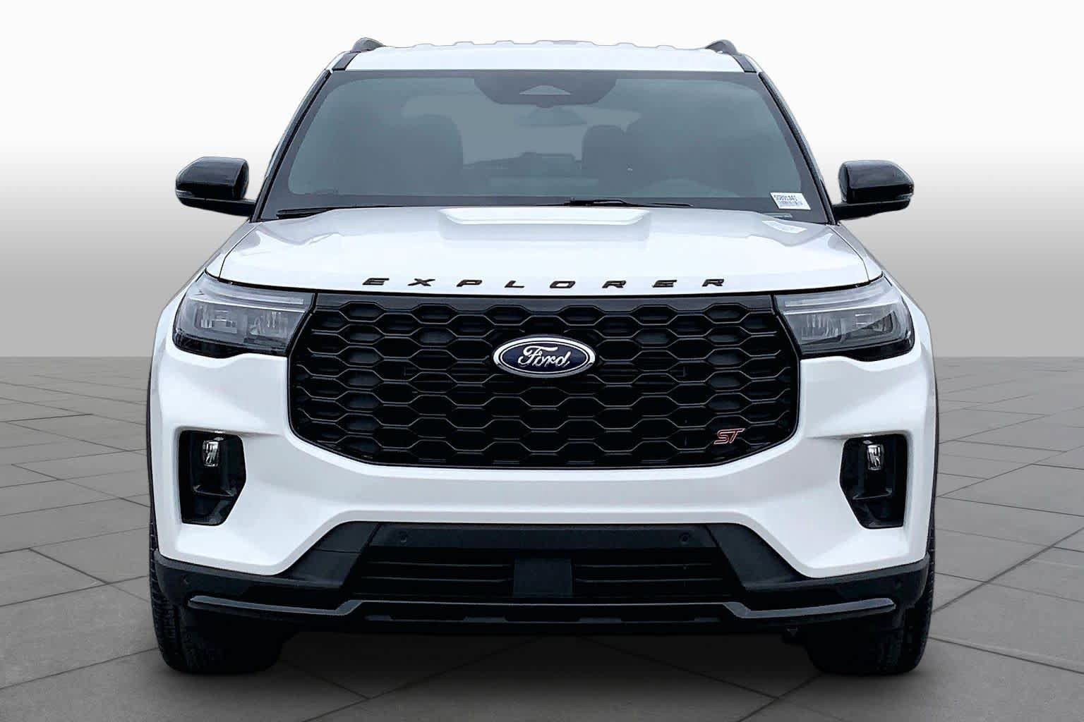 Certified 2025 Ford Explorer ST-Line w/ Premium Package RWD image 4