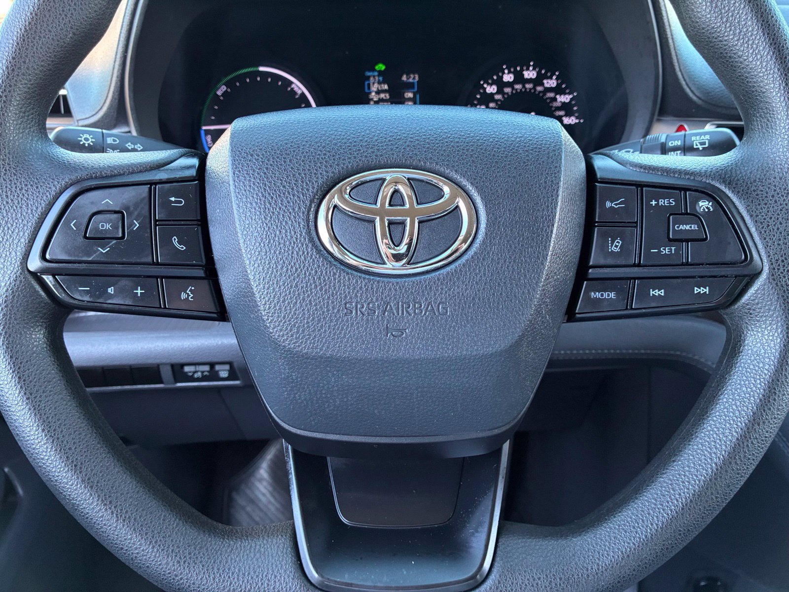 Used 2024 Toyota Sienna LE FWD image 25