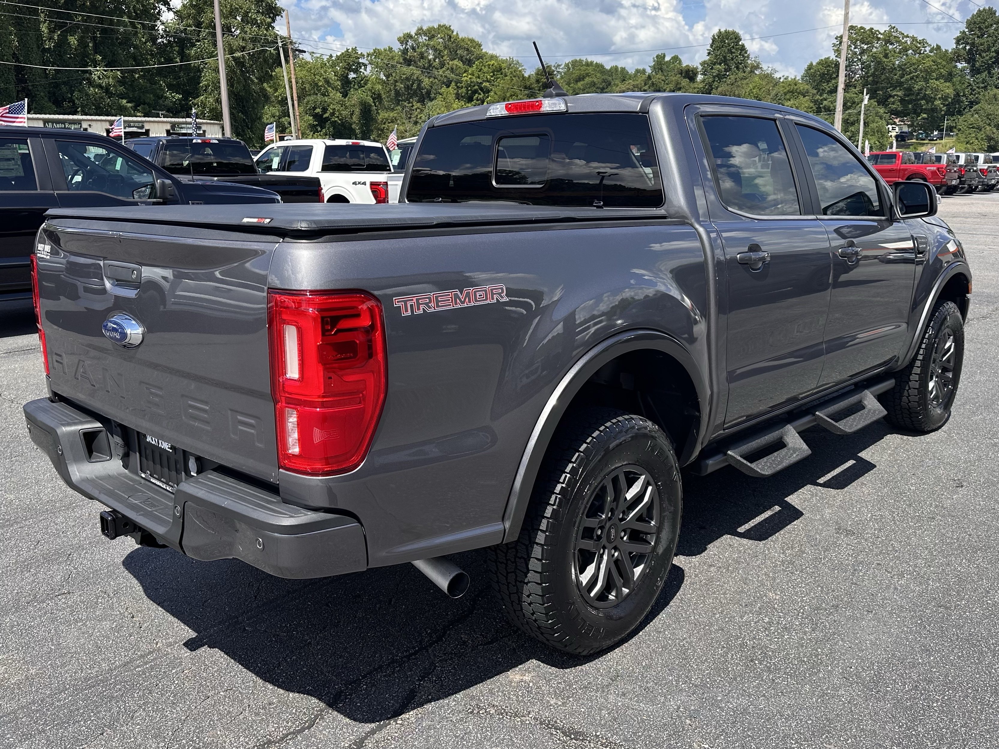 Certified 2021 Ford Ranger Lariat w/ Tremor Off-Road Package AWD/4WD image 6