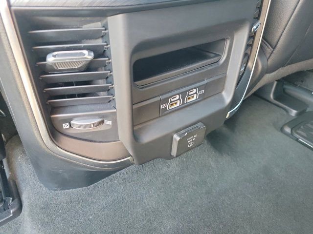 Used 2023 RAM 1500 Laramie AWD/4WD image 18