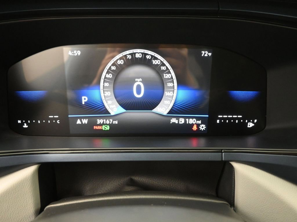 Used 2024 Volkswagen Taos SE w/ Panoramic Sunroof Package image 3