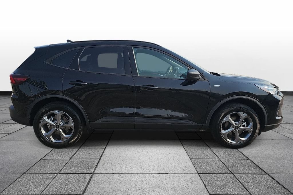 Certified 2026 Ford Escape ST-Line AWD/4WD image 4