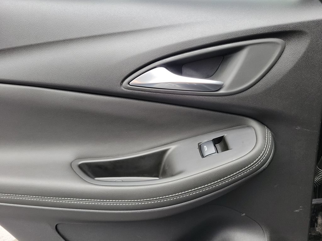 Used 2023 Buick Encore GX Select w/ Sport Touring Package FWD image 15