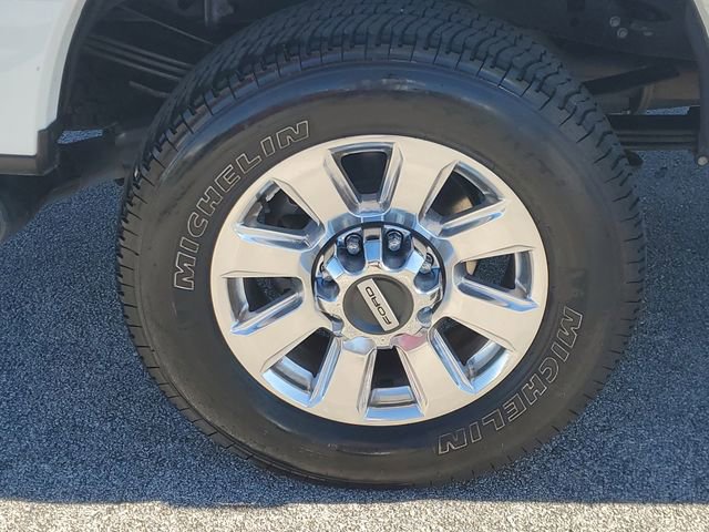 Certified 2022 Ford F350 Platinum w/ FX4 Off-Road Package image 5
