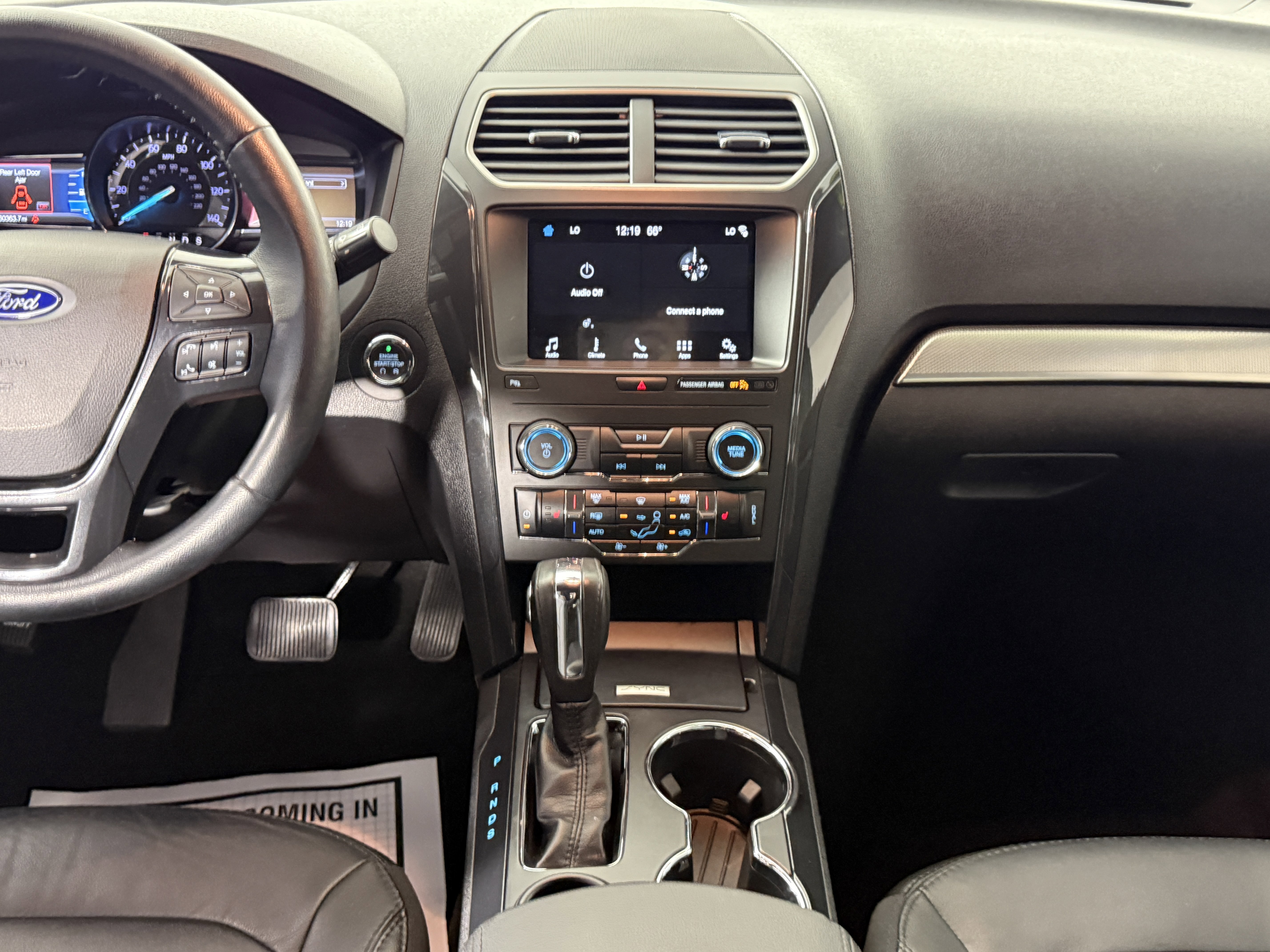 Certified 2018 Ford Explorer XLT w/ Equipment Group 202A image 11