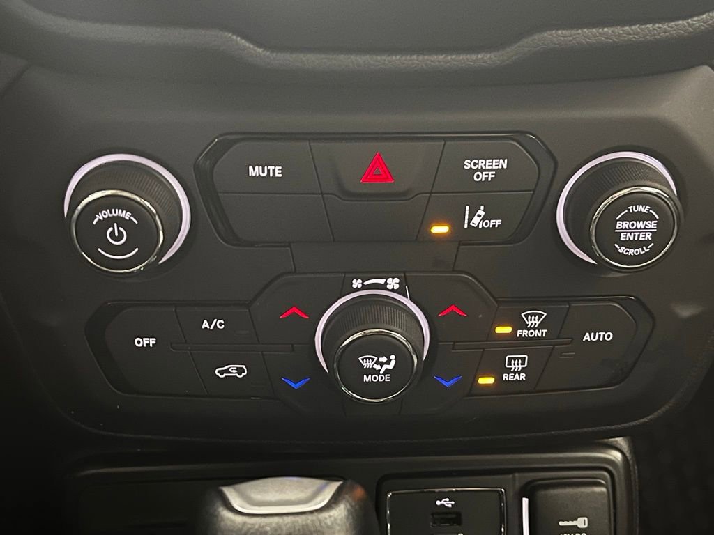 Used 2023 Jeep Renegade Limited image 12