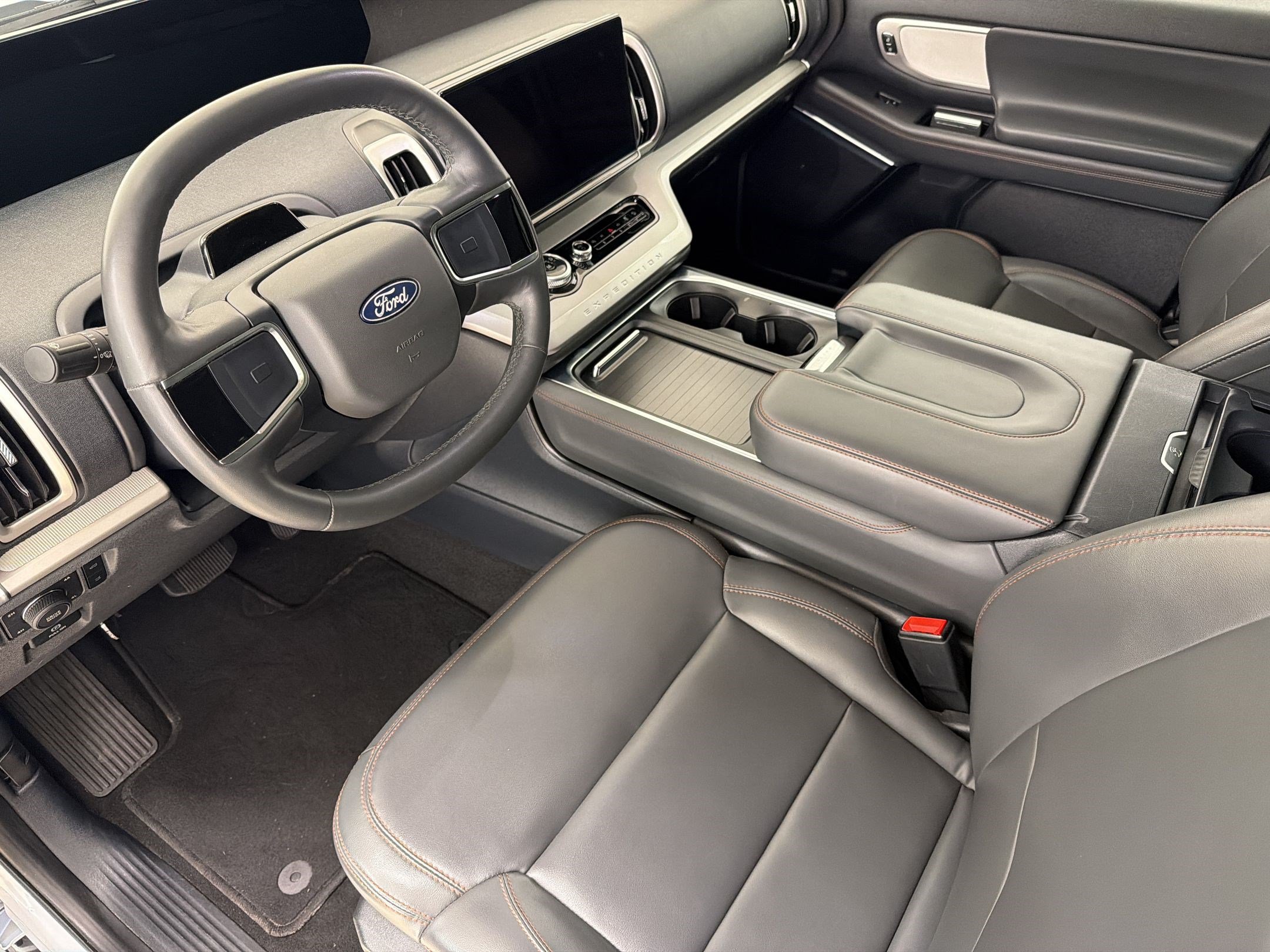 Certified 2025 Ford Expedition Max Active AWD/4WD image 4