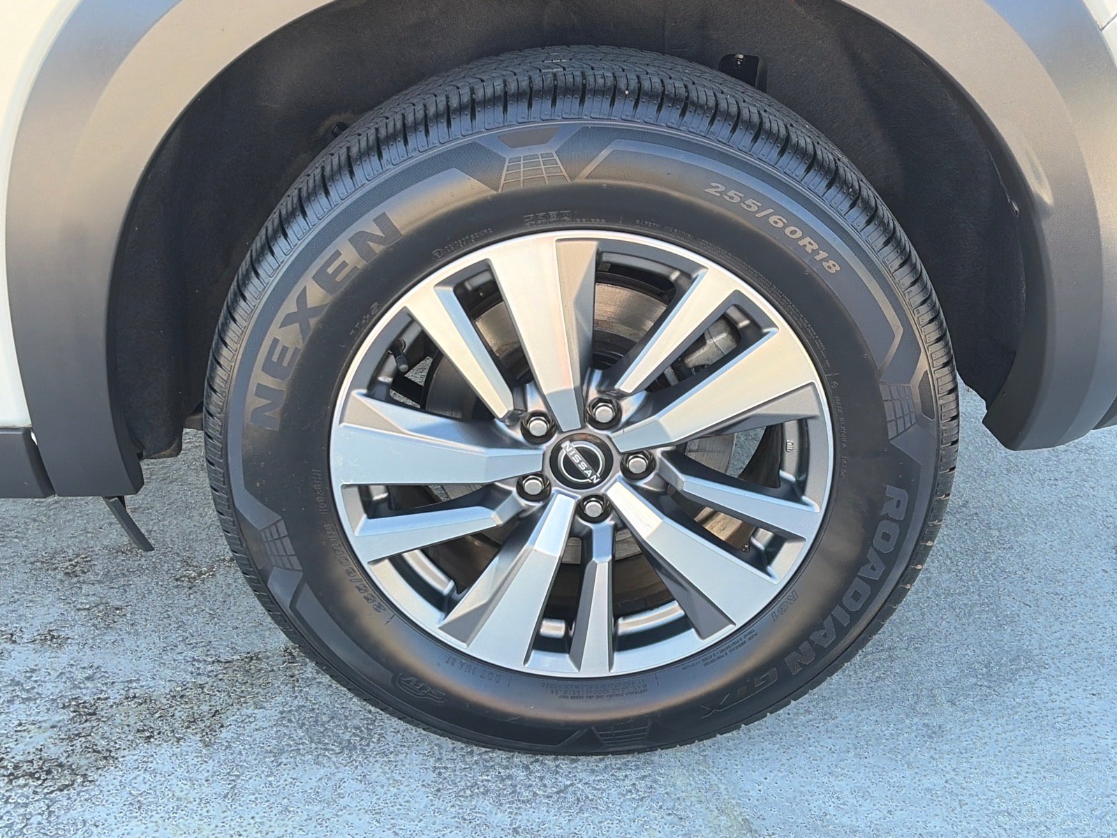 Used 2023 Nissan Pathfinder SL AWD/4WD image 21