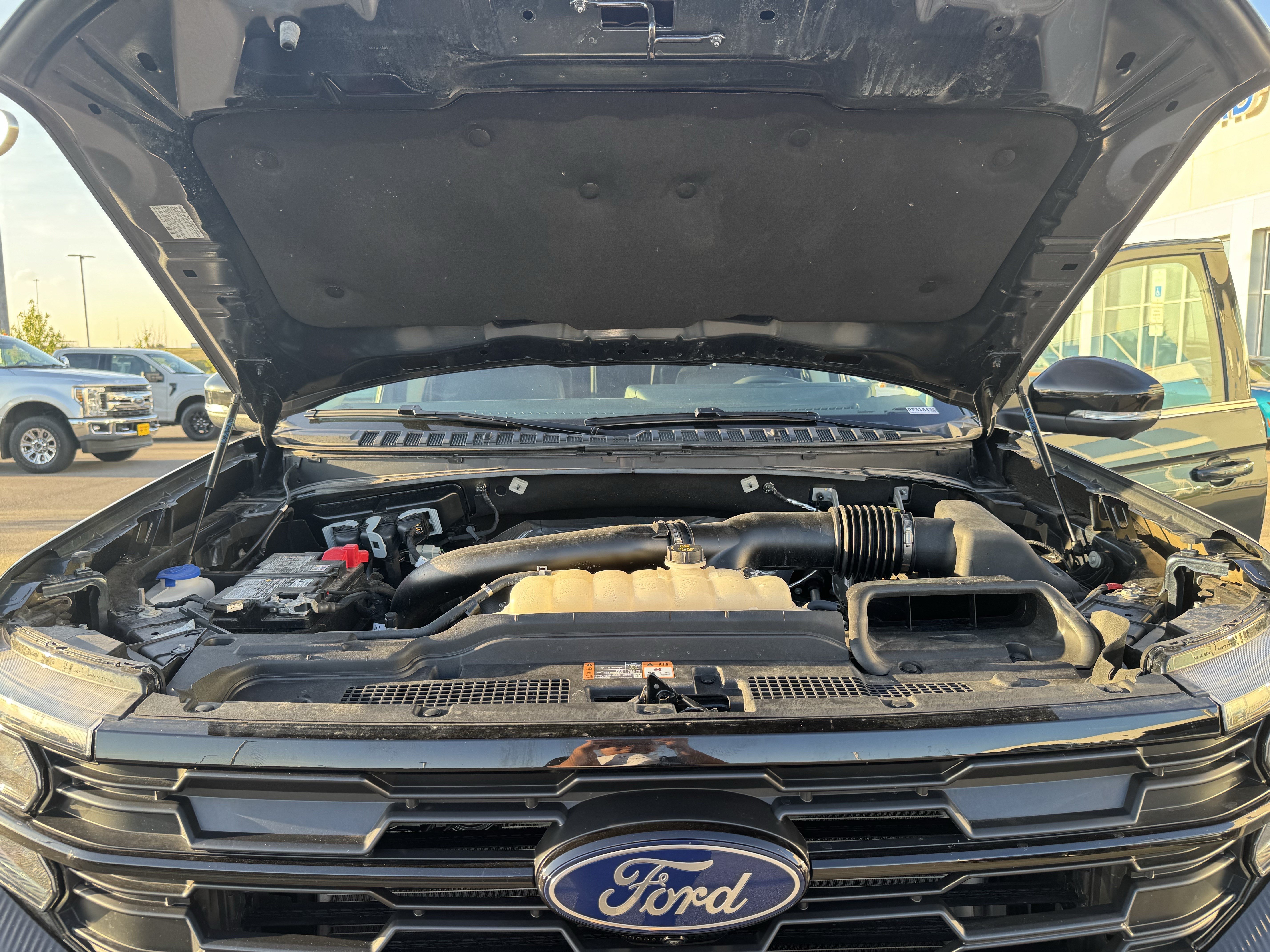 Certified 2025 Ford Expedition Active AWD/4WD image 11