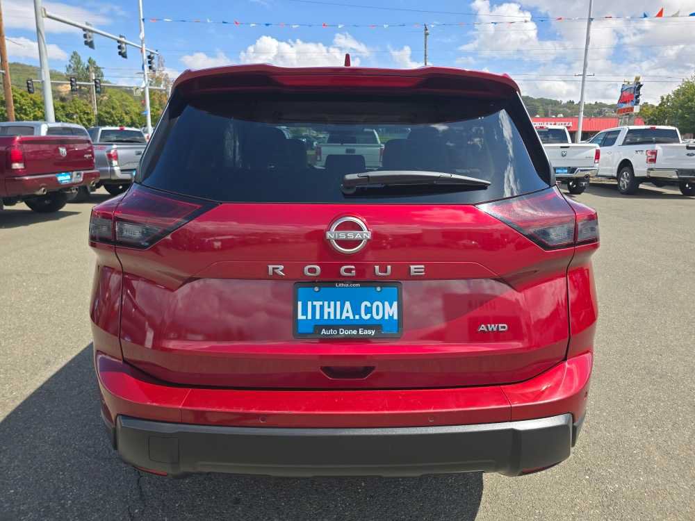 Used 2025 Nissan Rogue SV AWD/4WD image 4