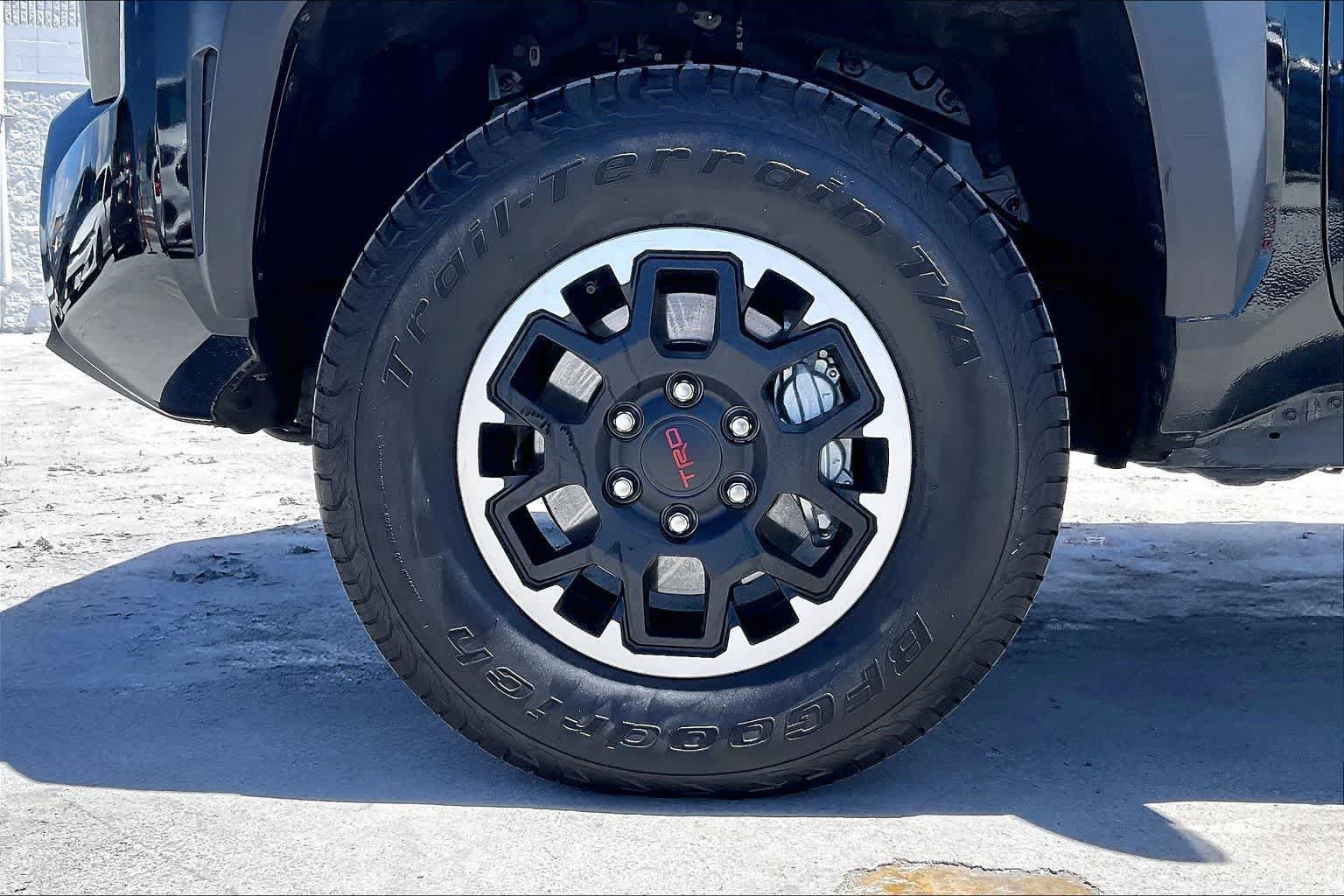 Used 2025 Toyota Tacoma TRD Off-Road AWD/4WD image 8