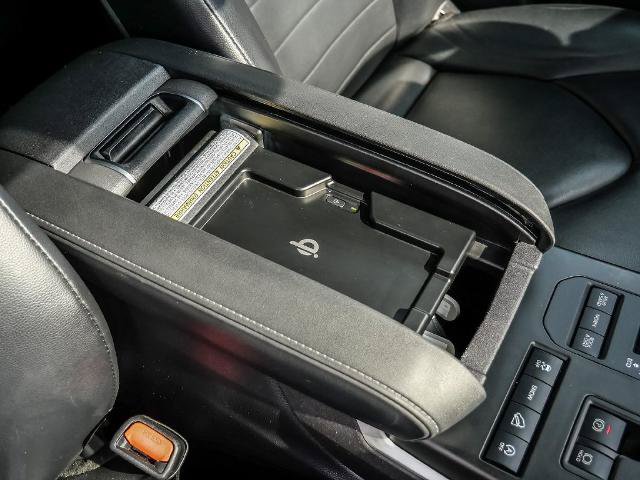 Used 2021 Toyota Highlander XLE AWD/4WD image 18