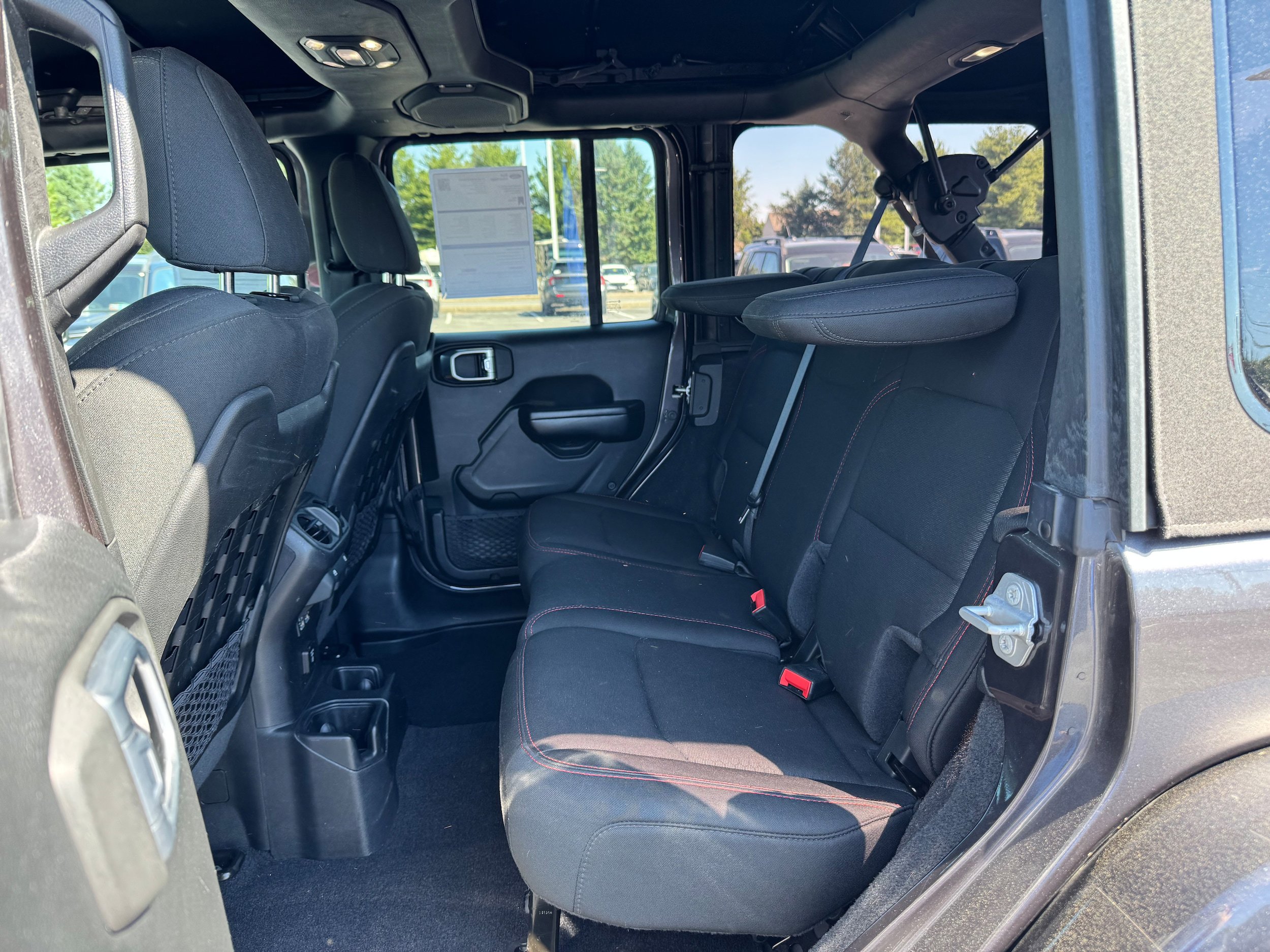 Used 2020 Jeep Wrangler Unlimited Rubicon w/ Dual Top Group AWD/4WD image 9