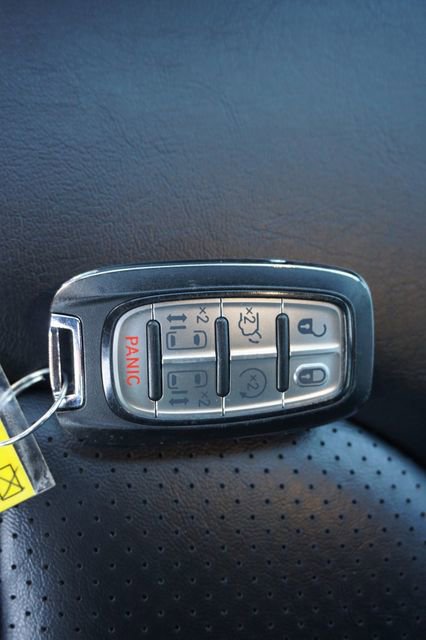 Used 2023 Chrysler Pacifica Touring-L w/ S Appearance Package image 29