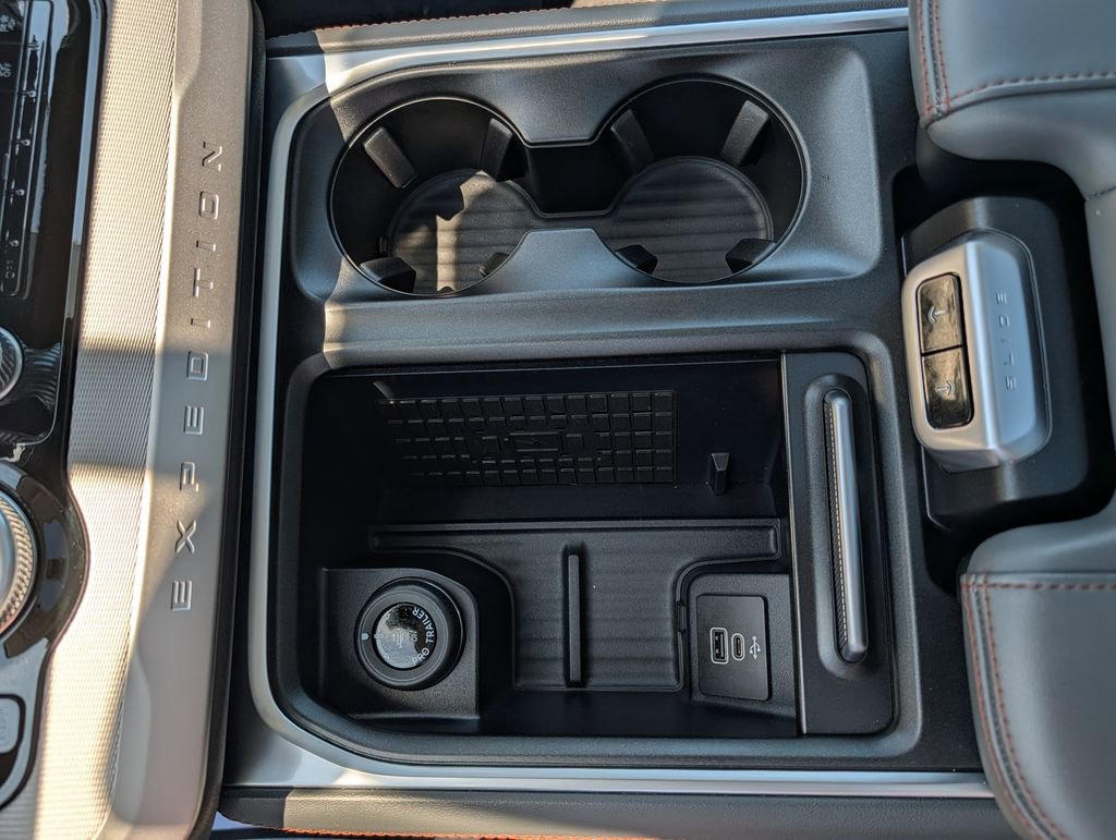 Certified 2025 Ford Expedition Active RWD image 13