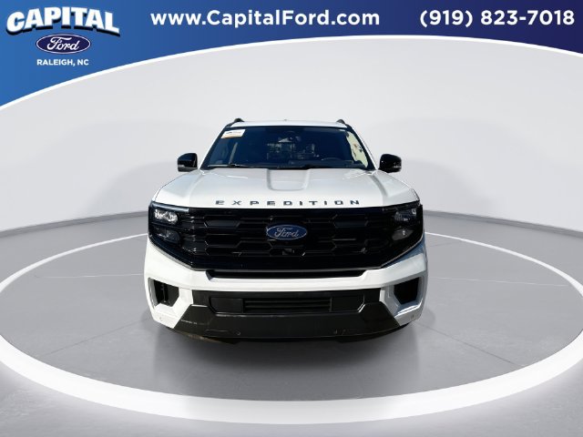 Certified 2025 Ford Expedition Active AWD/4WD image 3