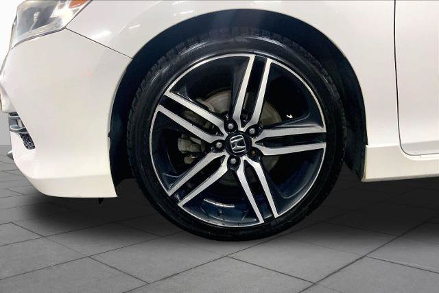 Used 2017 Honda Accord Sport image 11