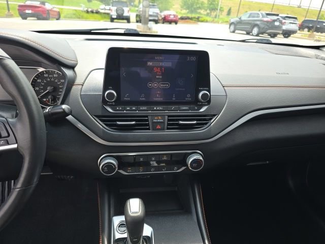 Used 2022 Nissan Altima 2.5 SR FWD image 19