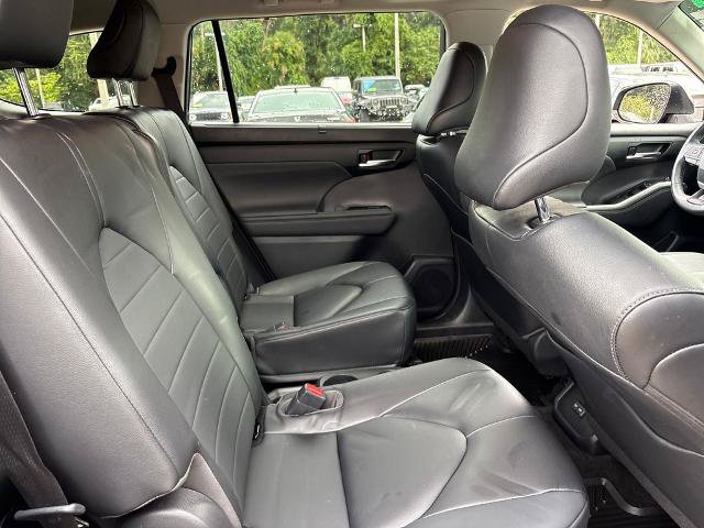 Used 2023 Toyota Highlander XLE FWD image 29