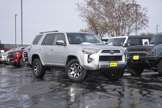 Used 2024 Toyota 4Runner TRD Off-Road image 2