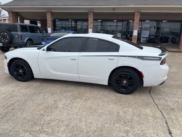 Used 2020 Dodge Charger SXT w/ Leather Interior Group RWD image 3
