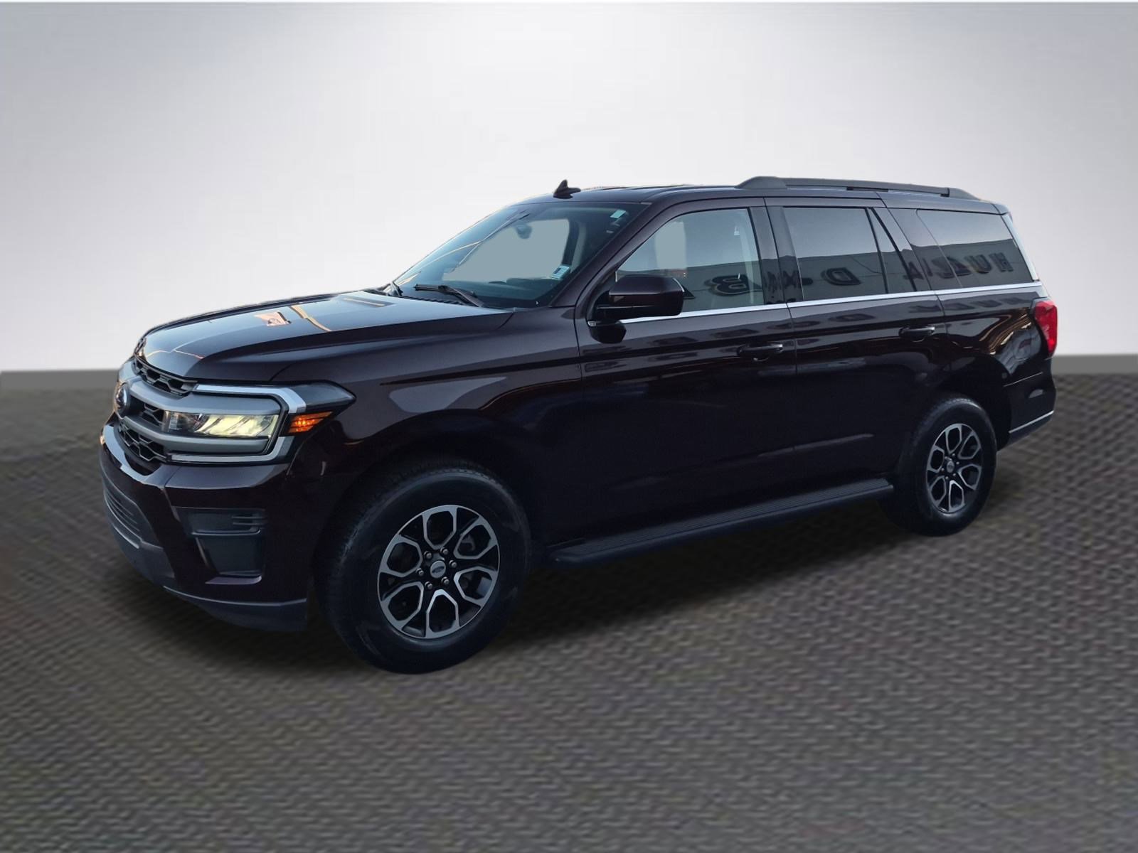 Certified 2024 Ford Expedition XLT image 2