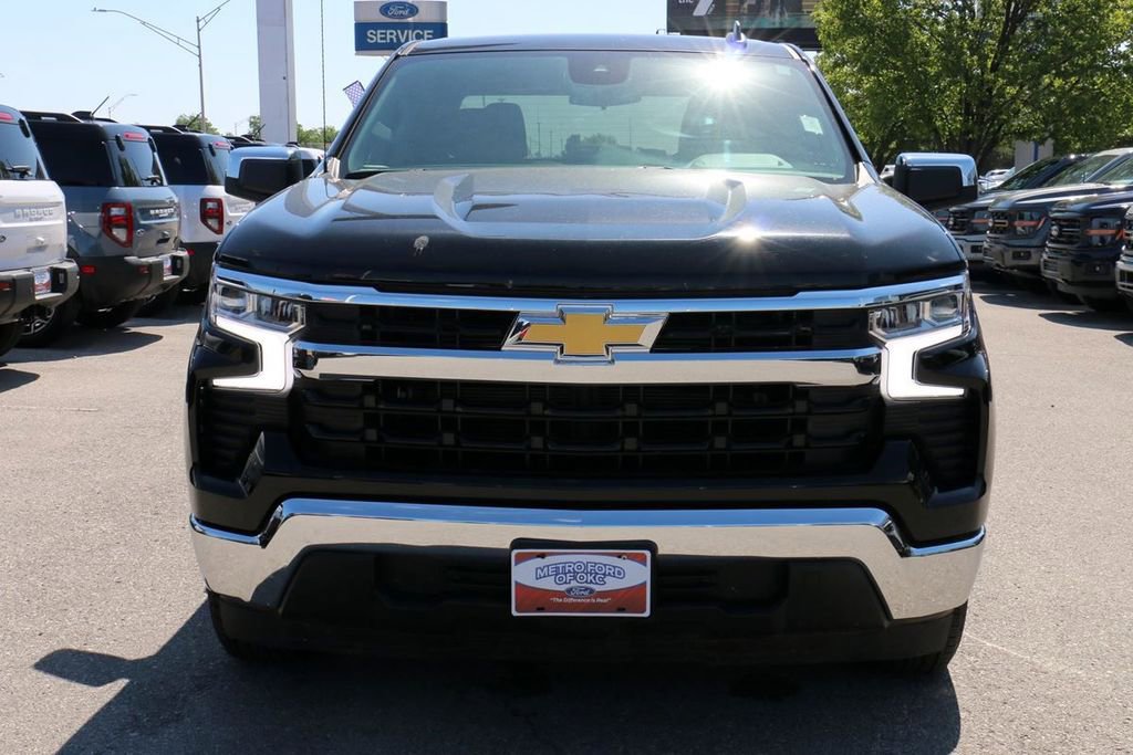 Used 2025 Chevrolet Silverado 1500 LT RWD image 3
