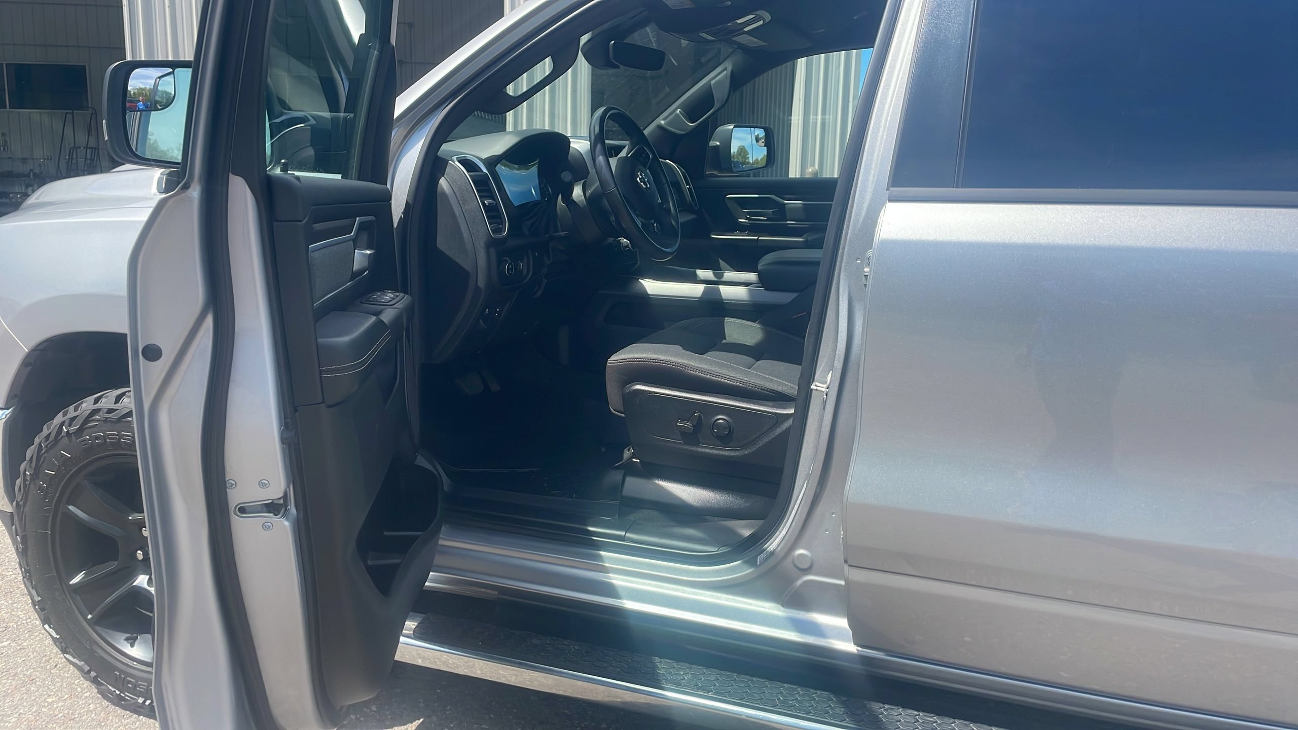 Used 2022 RAM 1500 Big Horn AWD/4WD image 24