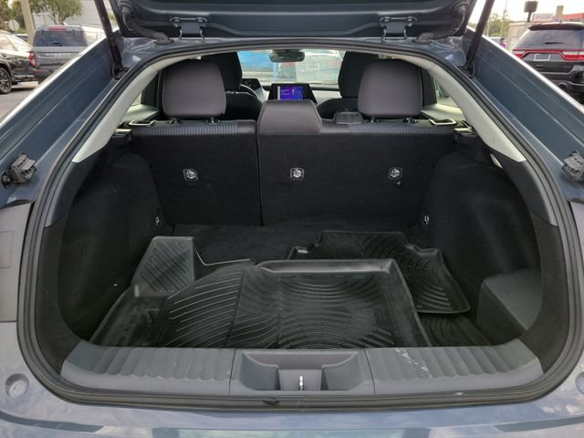 Used 2024 Toyota Prius LE FWD image 9