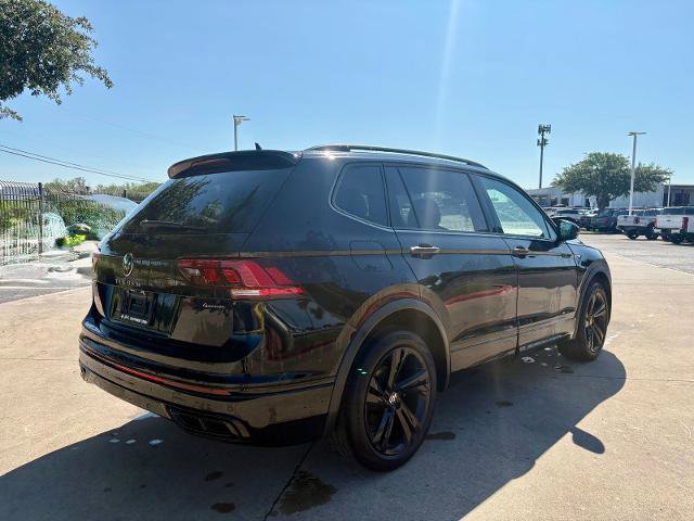 Used 2023 Volkswagen Tiguan SE R-Line AWD/4WD image 3