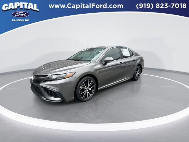 Used 2023 Toyota Camry SE image 2