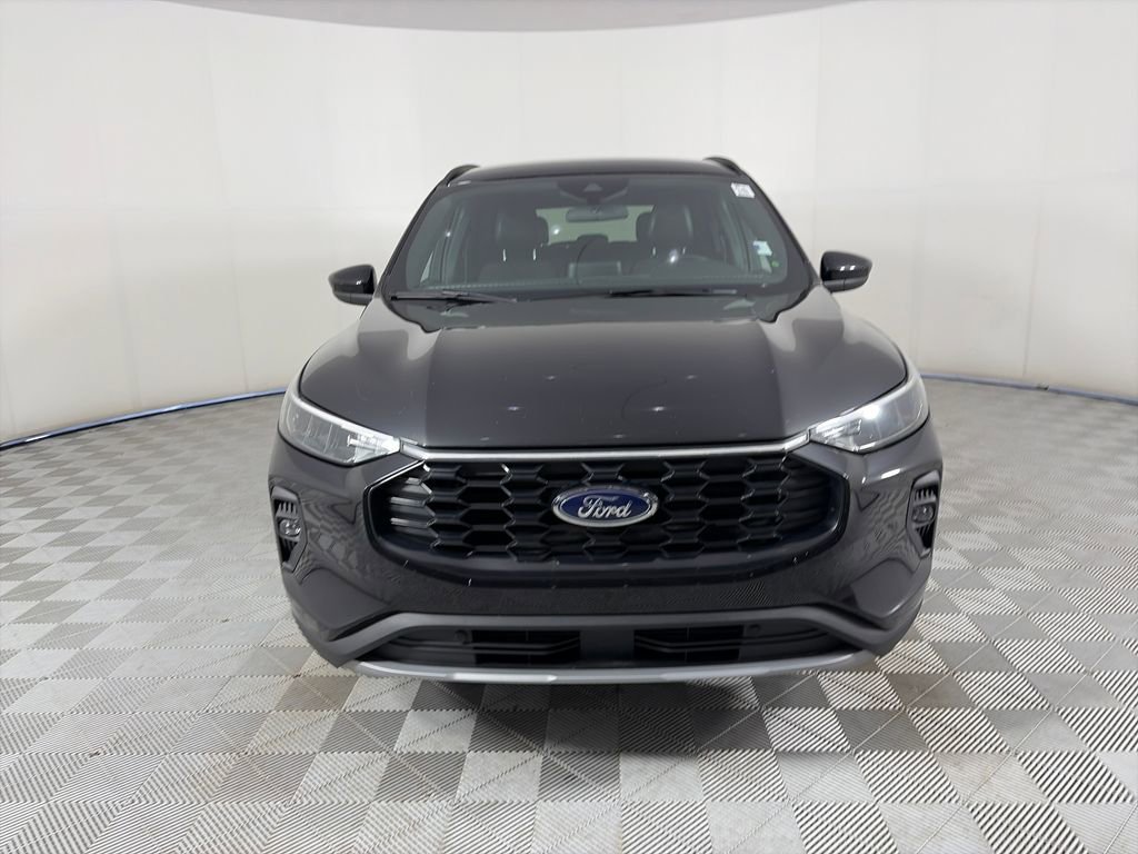 Certified 2025 Ford Escape ST-Line Select AWD/4WD image 2