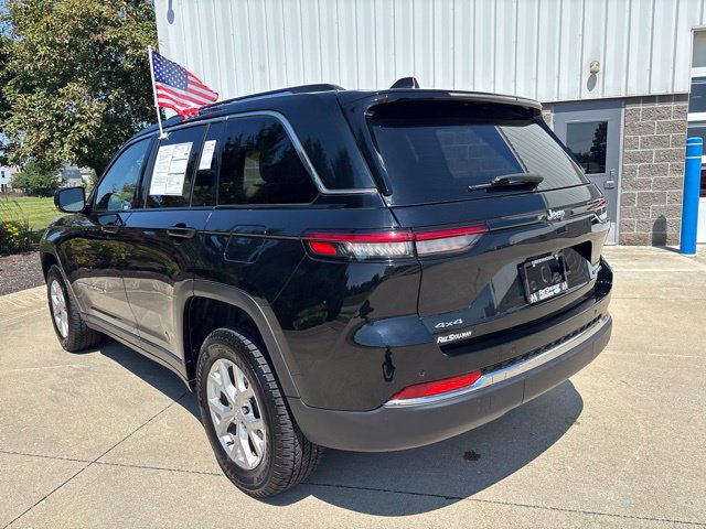 Used 2023 Jeep Grand Cherokee Limited AWD/4WD image 10