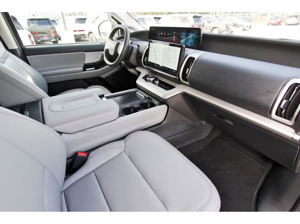 Certified 2025 Ford Expedition Max Active image 14