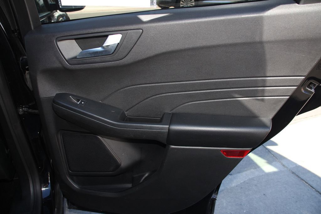 Certified 2025 Ford Escape ST-Line Select image 26