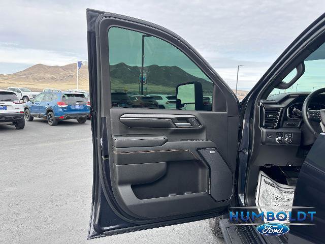 Used 2024 GMC Sierra 2500 AT4 w/ AT4 Premium Plus Package image 11