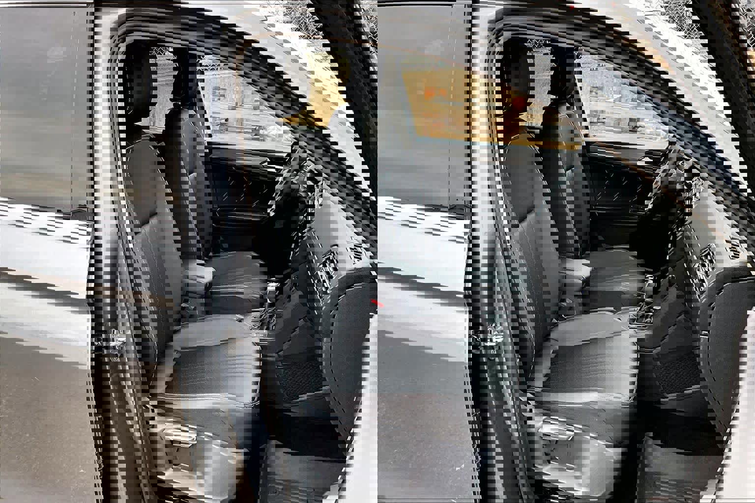 Used 2022 Volkswagen Tiguan SE image 11