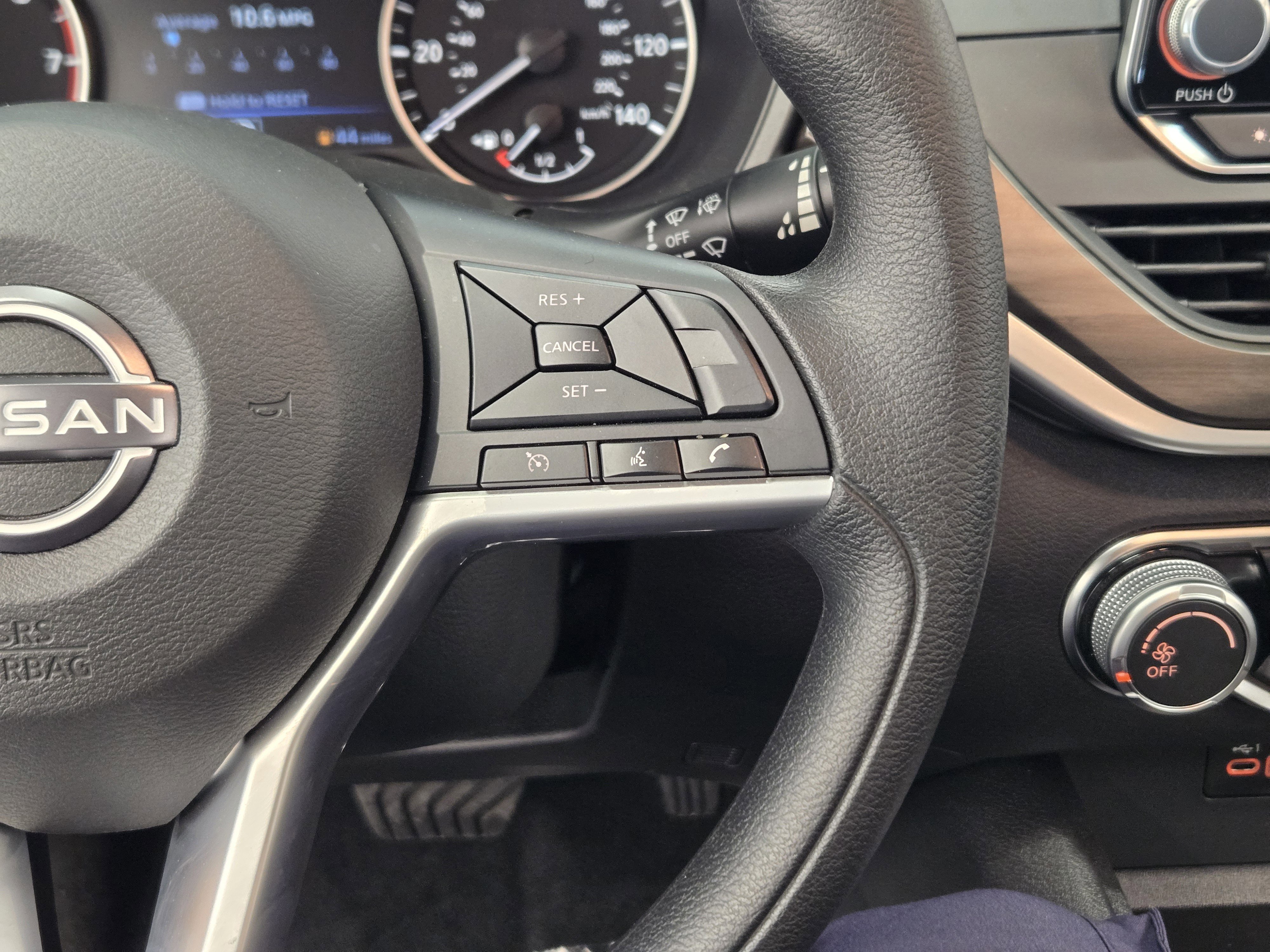 Used 2025 Nissan Altima 2.5 SV image 27