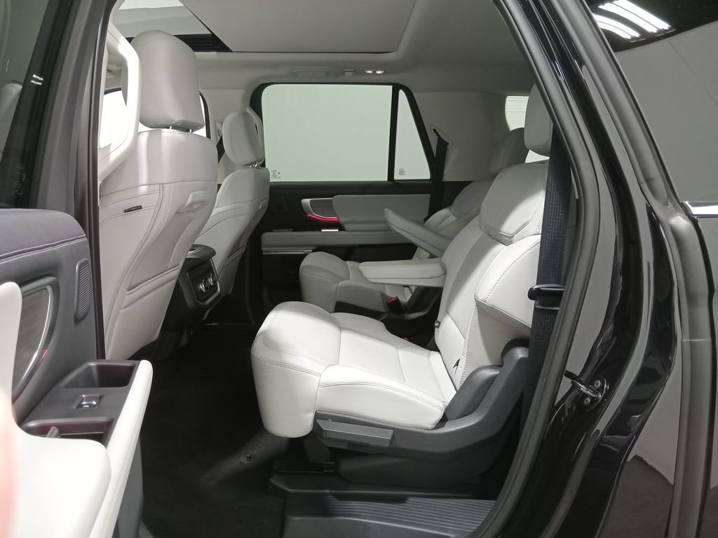 Certified 2025 Ford Expedition Max Platinum w/ Driver's Package AWD/4WD image 14