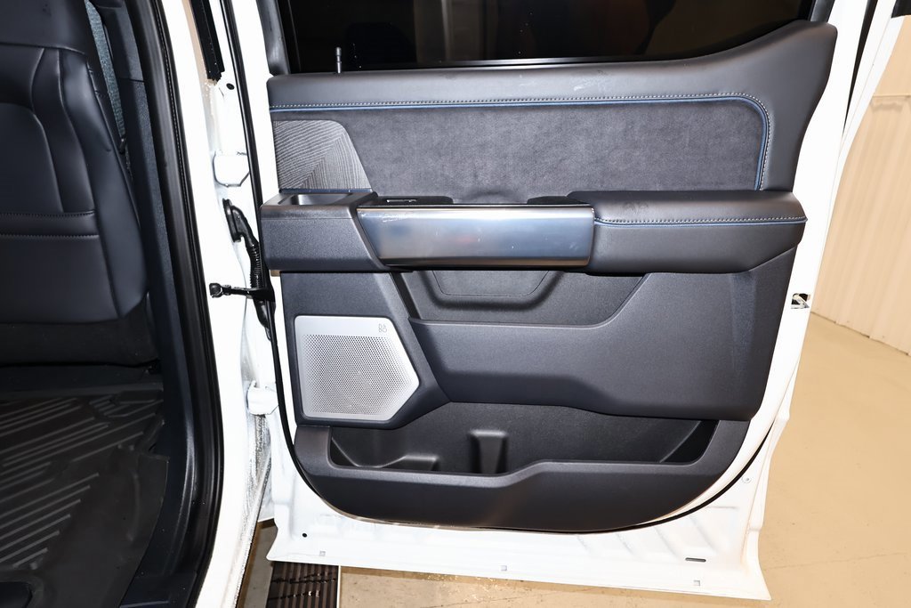 Certified 2025 Ford F450 Platinum w/ FX4 Off-Road Package image 21