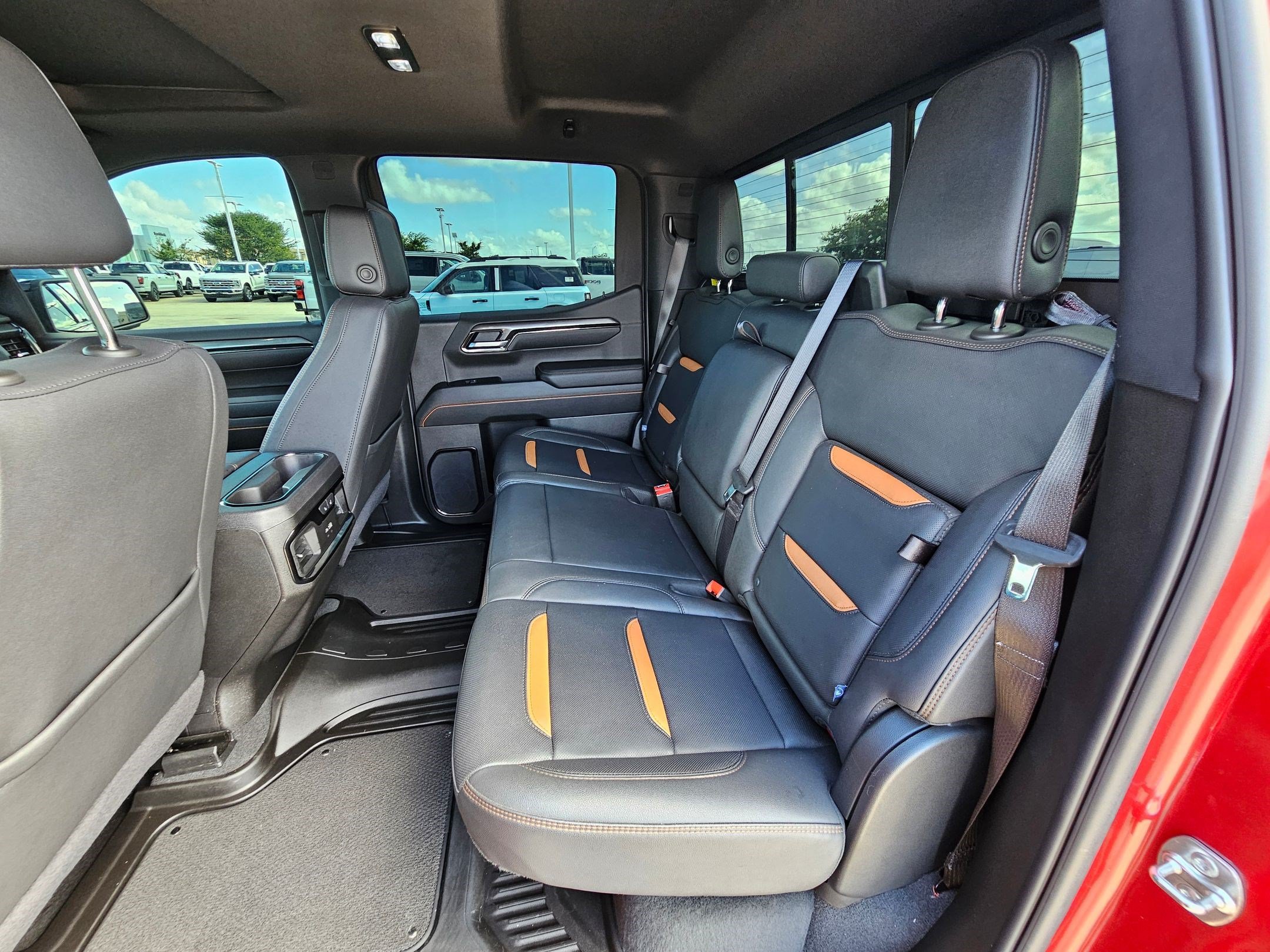 Used 2025 GMC Sierra 1500 AT4 w/ AT4 Premium Package AWD/4WD image 29