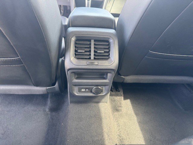 Used 2022 Volkswagen Tiguan SE image 26