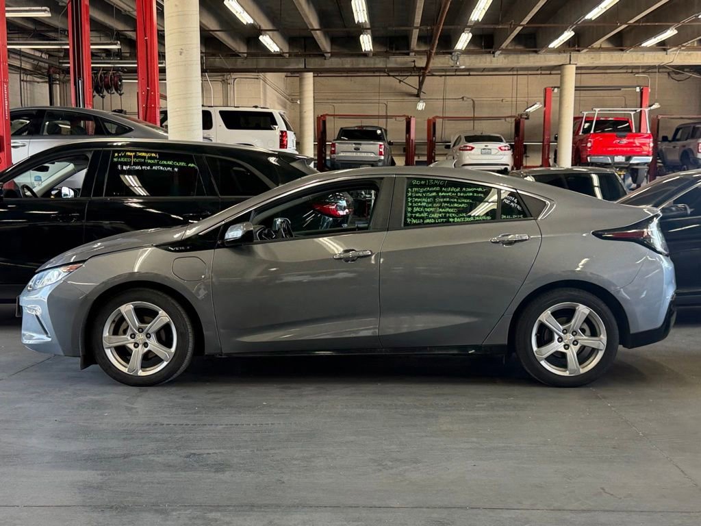 Used 2018 Chevrolet Volt LT w/ Comfort Package FWD image 3
