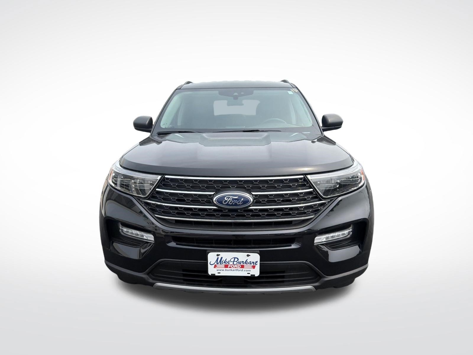 Certified 2024 Ford Explorer XLT w/ Equipment Group 202A AWD/4WD image 3